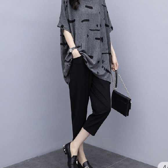 Gray and Black Oversized T-Shirt and Cropped Pants Set - Picture 1 of 6